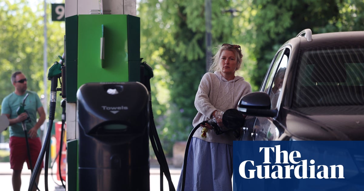 Oil-driven inflation fears push UK borrowing costs towards 19-year high