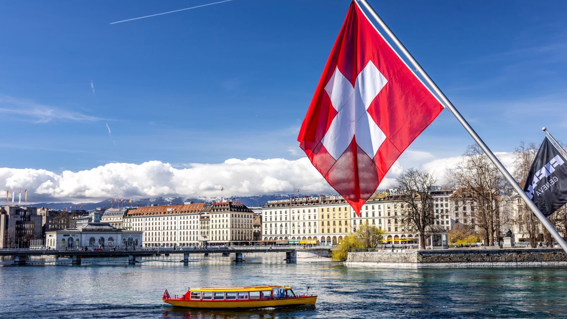 Swiss rates stay at zero as central bank expects energy inflation to ease
